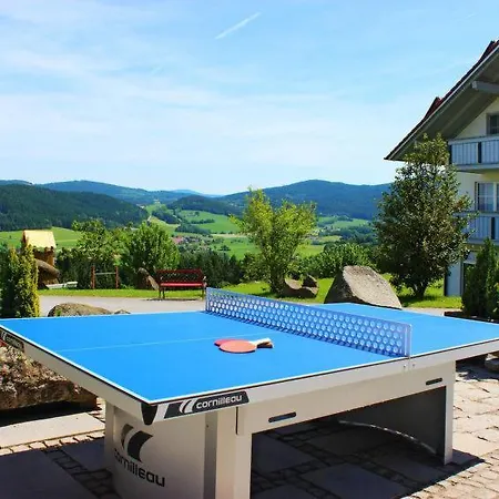 Baierweg Sleeps 8 Pool Wifi Apartment *