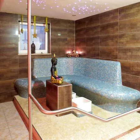 Baierweg Sleeps 8 Pool Wifi Apartamento
